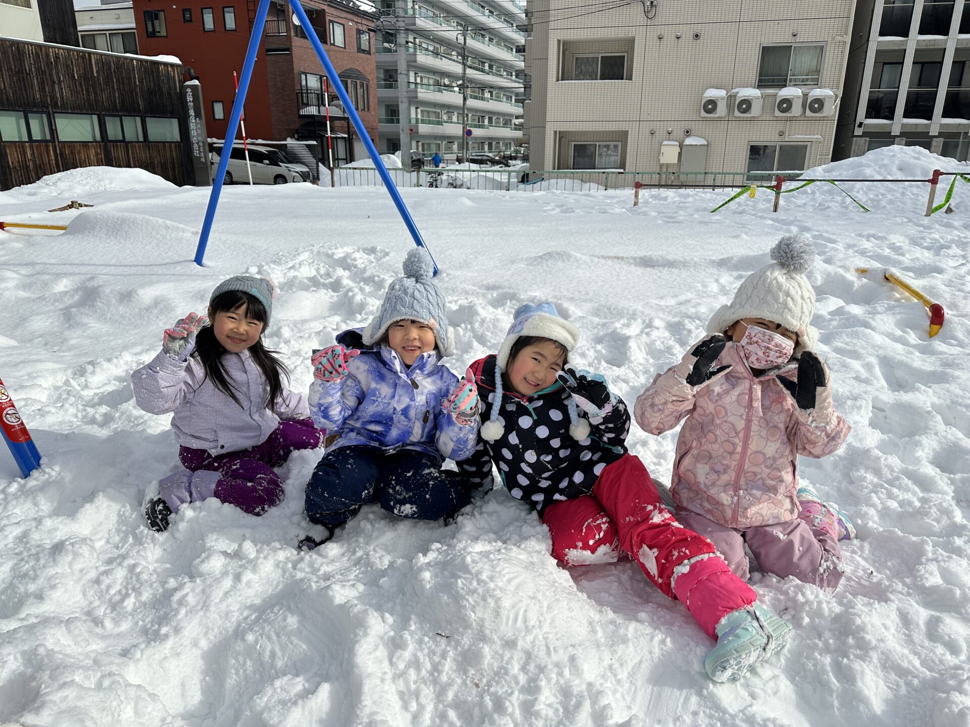 ひまわり組　今週も元気に雪遊び！